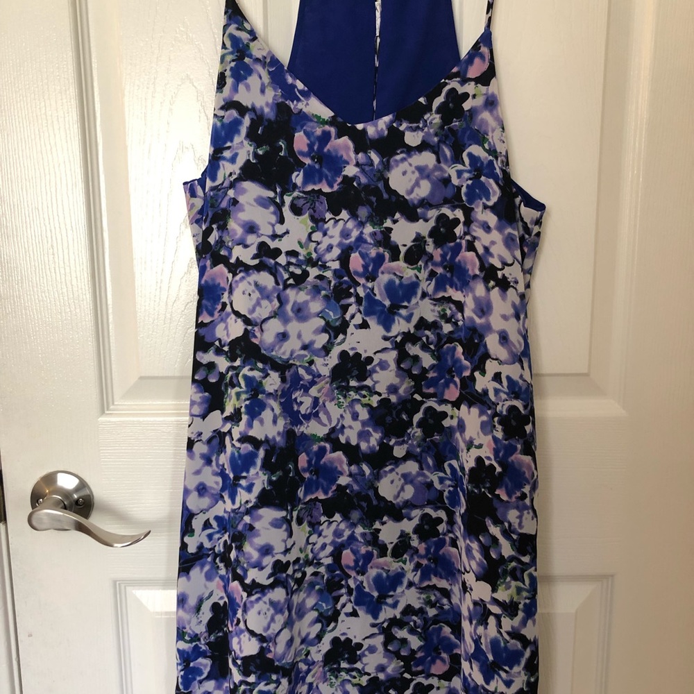 PURPLE AND BLACK FLORAL MIDI DRESS - size M